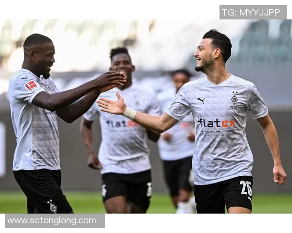 比勒菲尔德与门兴激战正酣谁能在这场较量中笑到最后 比勒菲尔德与门兴激战正酣谁能在这场较量中笑到最后