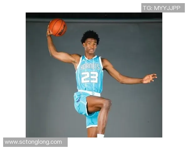 火箭队与黄蜂激战正酣球迷期待精彩对决与精彩表现 火箭队与黄蜂激战正酣球迷期待精彩对决与精彩表现