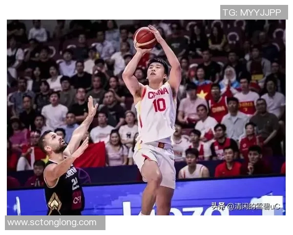 男篮亚锦赛精彩回顾中国队对阵菲律宾的激烈对抗录像分析